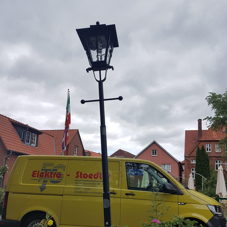 schiefer Mast - Instandhaltung Ortsbeleuchtung schiefer Mast - Instandhaltung Ortsbeleuchtung